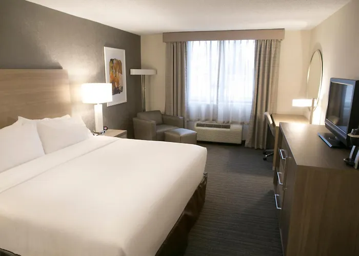 Hotel By Ihg Fargo