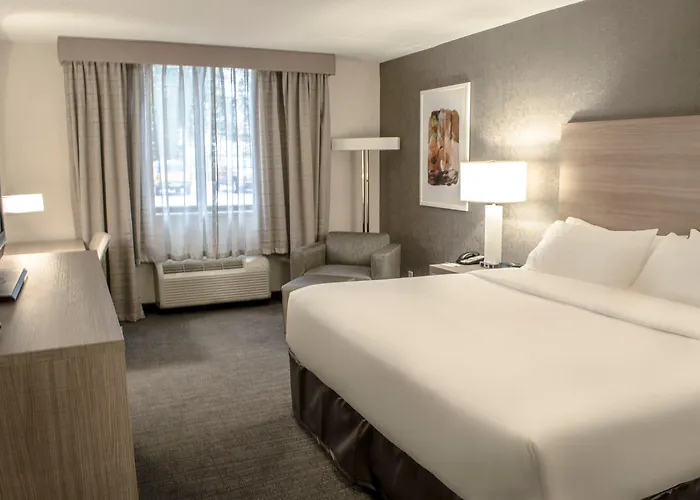 Hotel By Ihg Fargo