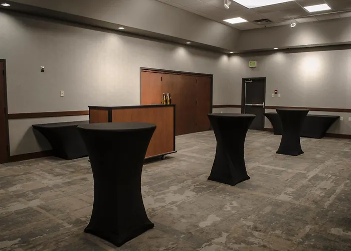 Hotel By Ihg Fargo