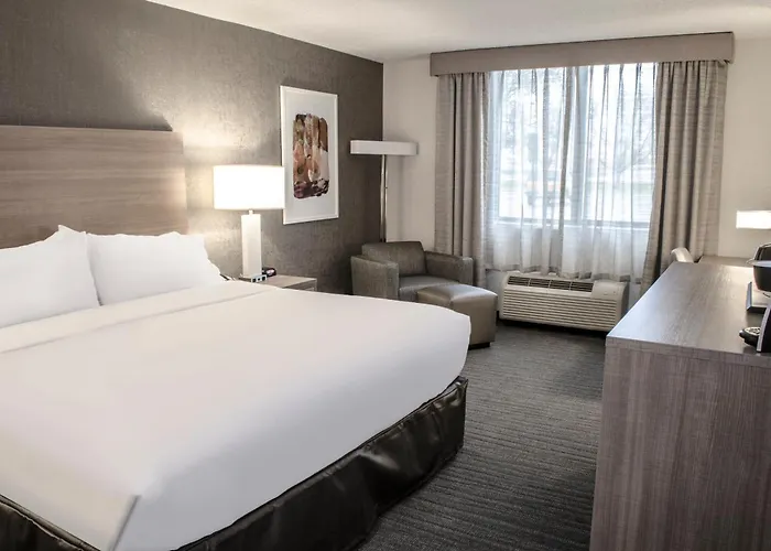 By Ihg 3* Fargo