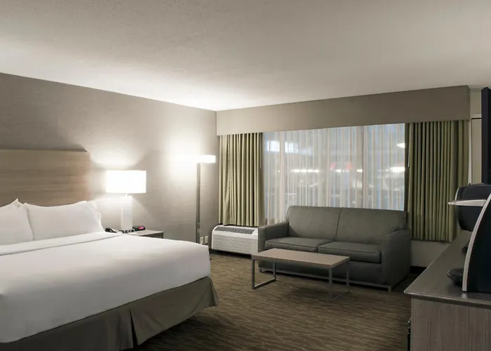 By Ihg 3* Fargo