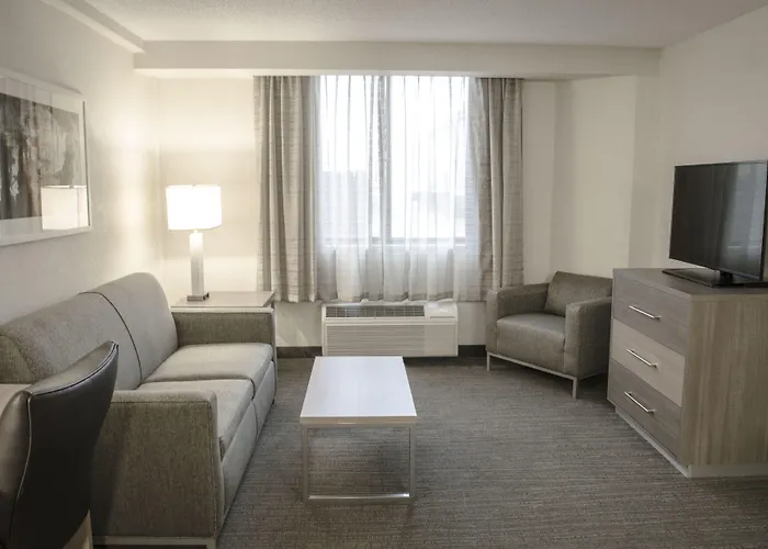 Hotel By Ihg Fargo