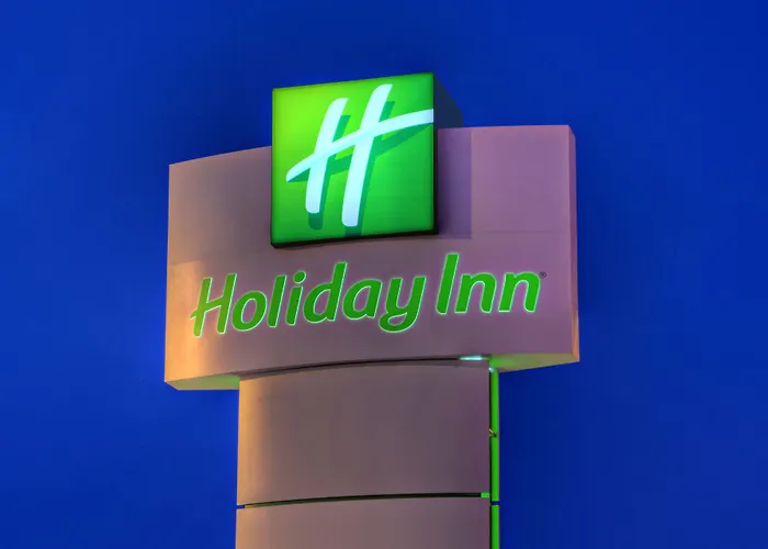 By Ihg Fargo
